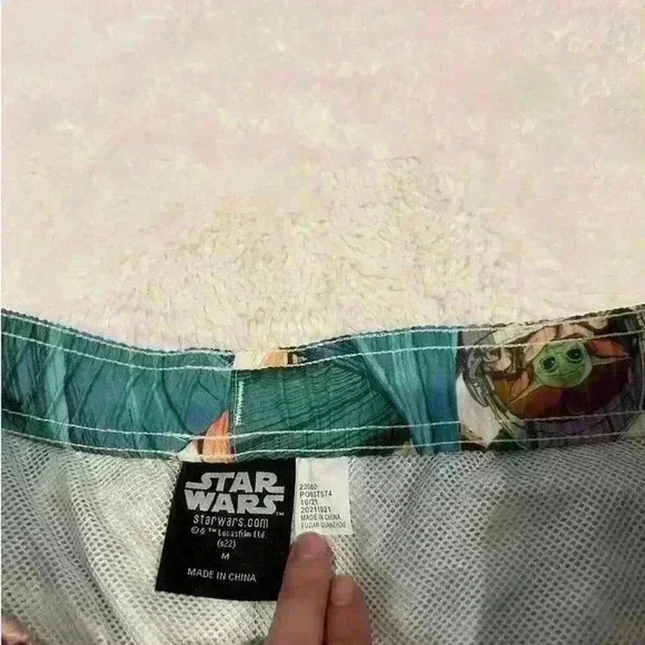 Disney Star Wars Yoda Board Swim Shorts Trunks Men's Size Medium - Picture 3 of 4